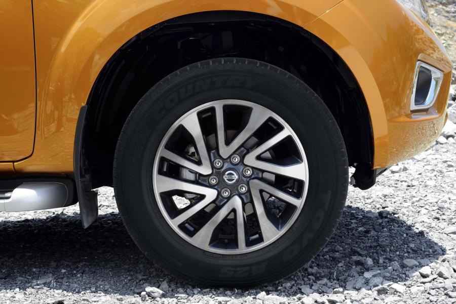  Nissan NP300 Navara Double Cab 2014 года  (TH) (фото 19 из 34)